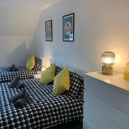 Spacious And 4-bedroom House With Parking * Birmingham
